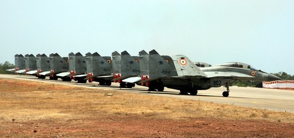 Ngày 11 tháng 5 năm 2013, Hải quân Ấn Độ chính thức biên chế máy bay chiến đấu MiG-29K/KUB